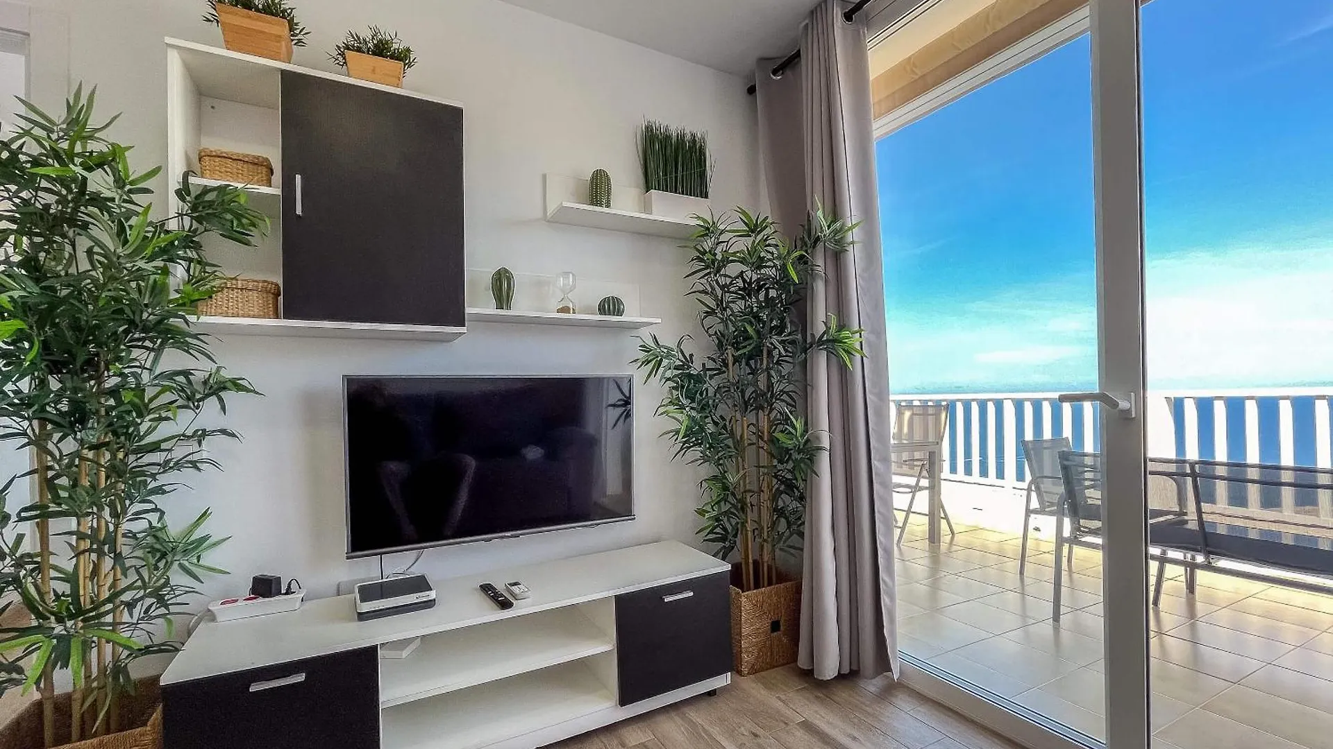 Lightbooking Balcon De Amadores Mogán 0*,